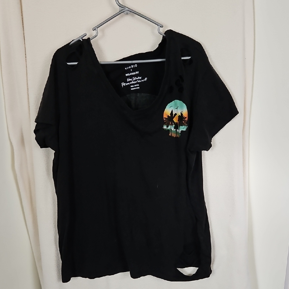 Torrid Black Graphic Women's Top